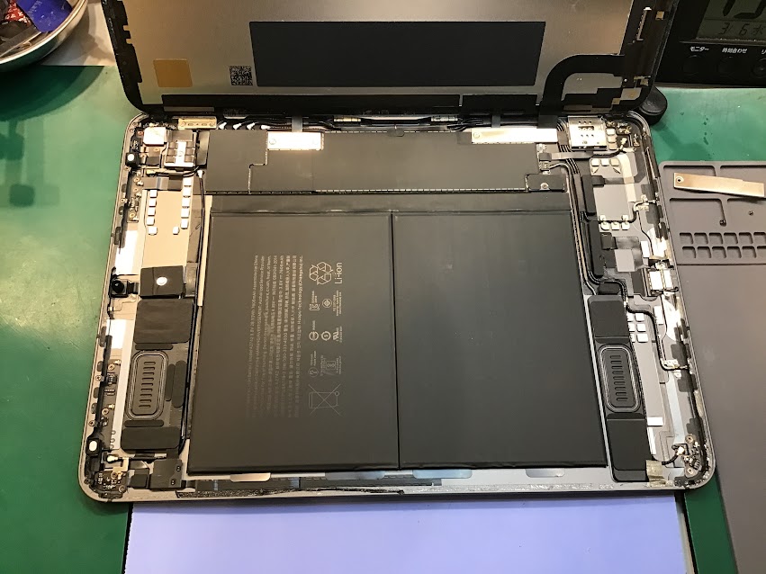 iPadminiならデータそのまま修理可能なスマホ修理工房西八王子店へ！